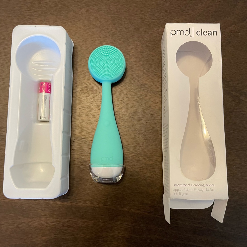 PMD Clean Beauty Smart Facial Cleansing Device teal Silicone